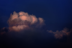 雲..