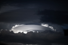 雲...