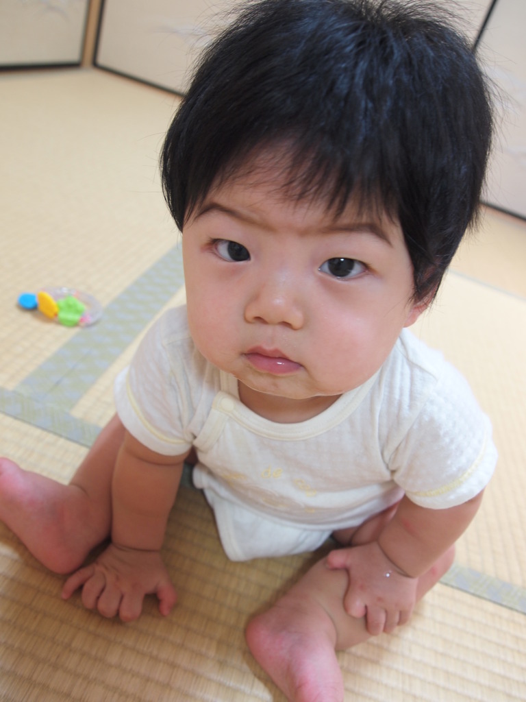 上目遣い