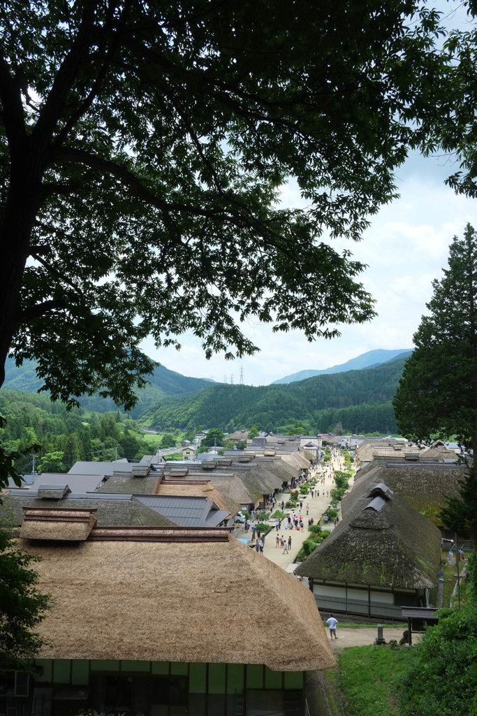 山の上から