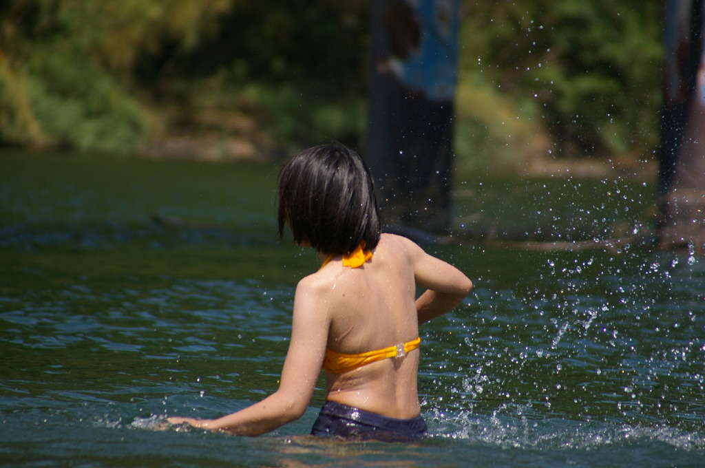 水とたわむれる