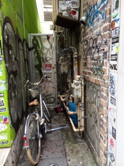 街はオブジェで溢れてる 〜良き渋谷の路地〜