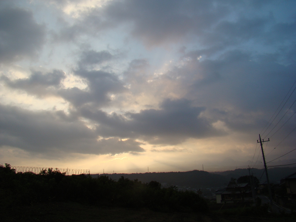 雲と朝日