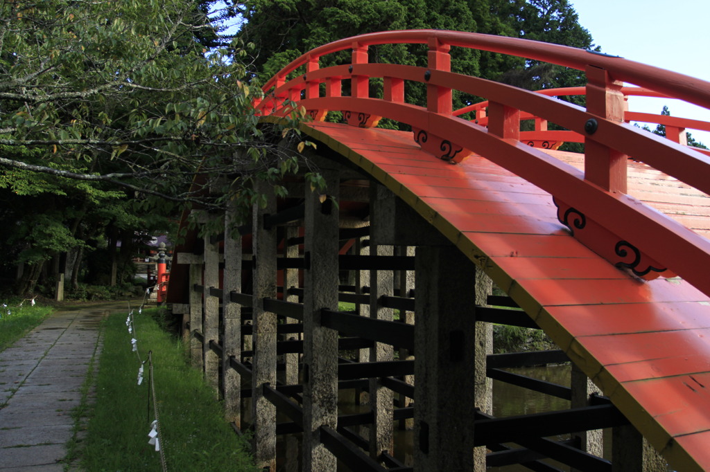 丹生都比売神社の朱橋No1