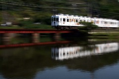 たま電車鏡面疾走