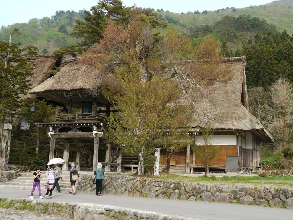 明善寺本堂と鐘楼門