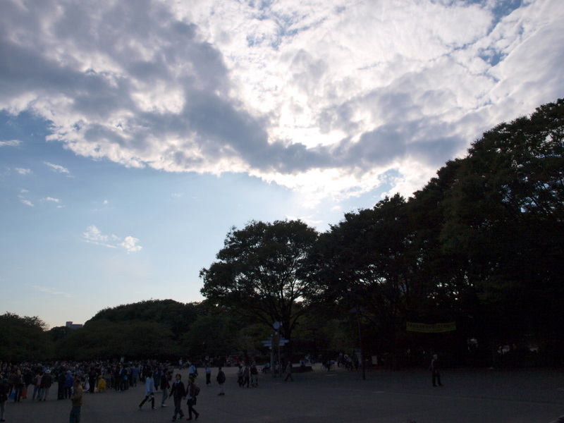 公園と雲