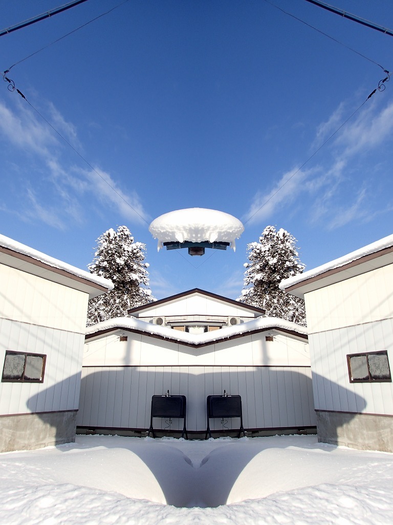 白いUFO現る？
