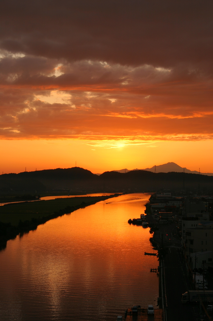 朝焼けの大橋川