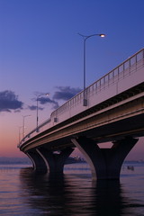 夕凪の橋
