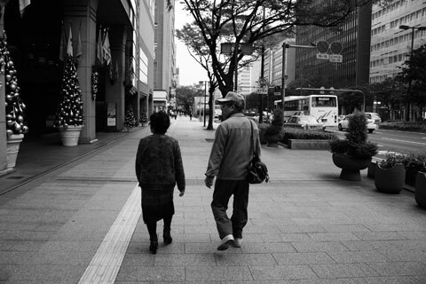 父、母、来る。