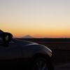 富士山と車