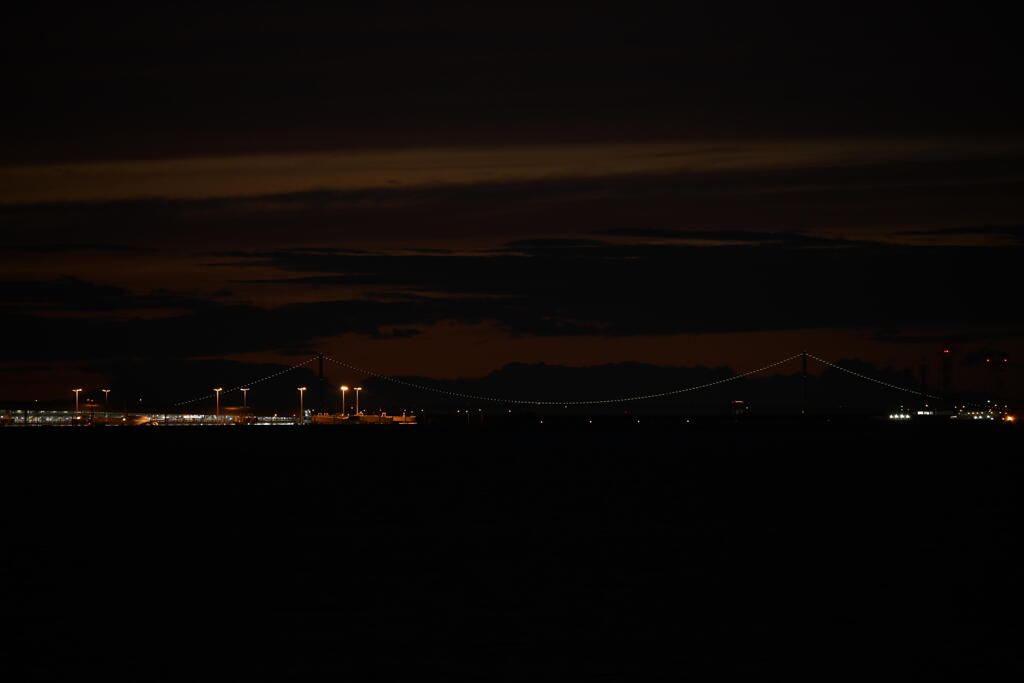 海峡の灯り