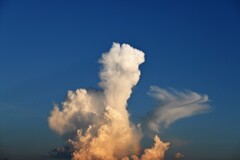 夕暮れに夏雲