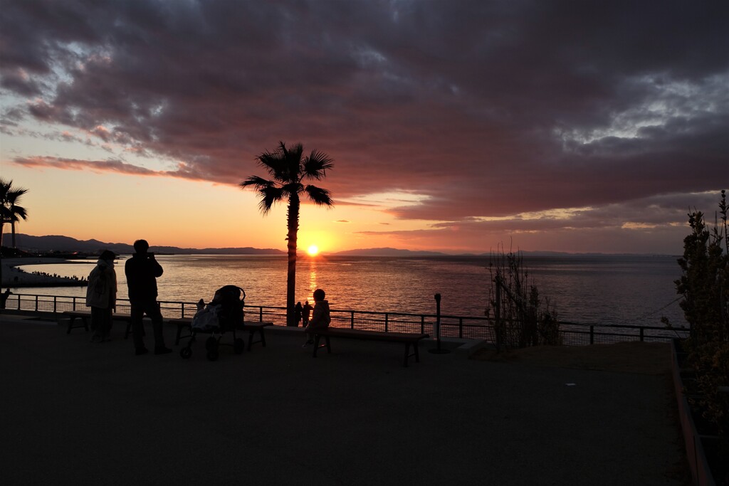 アウトレット福袋と夕日