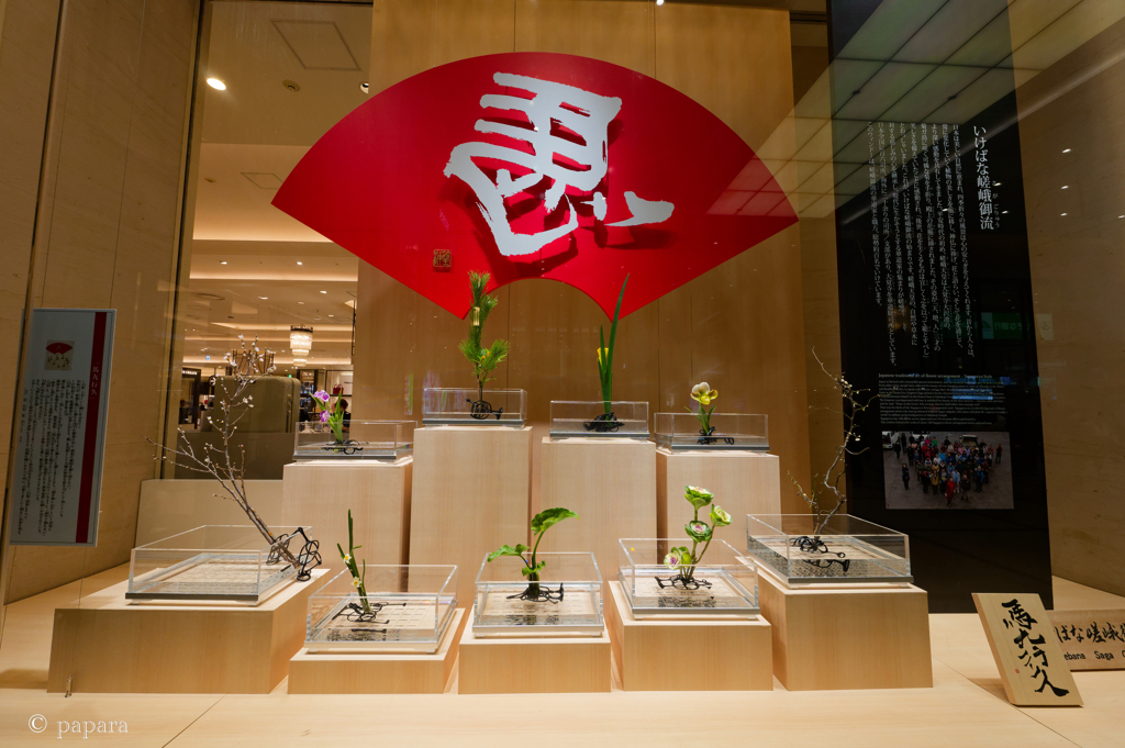 阪急コンコースウィンドウ01