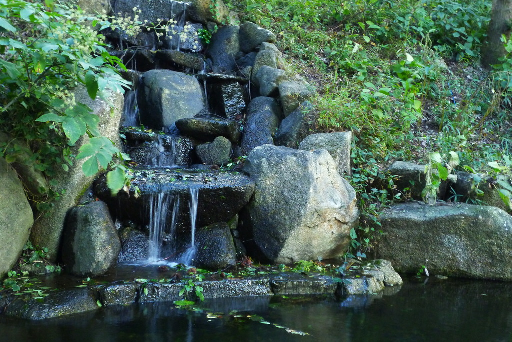 小さな滝