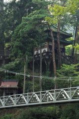 渓谷の寺