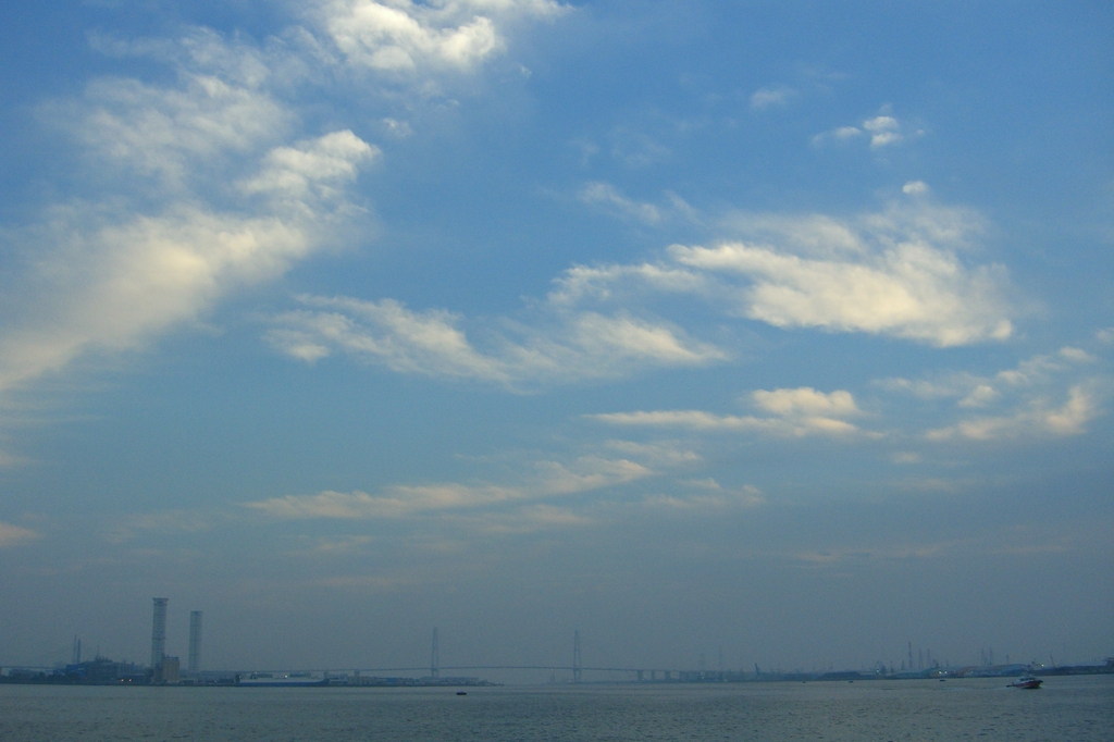 名古屋港の空