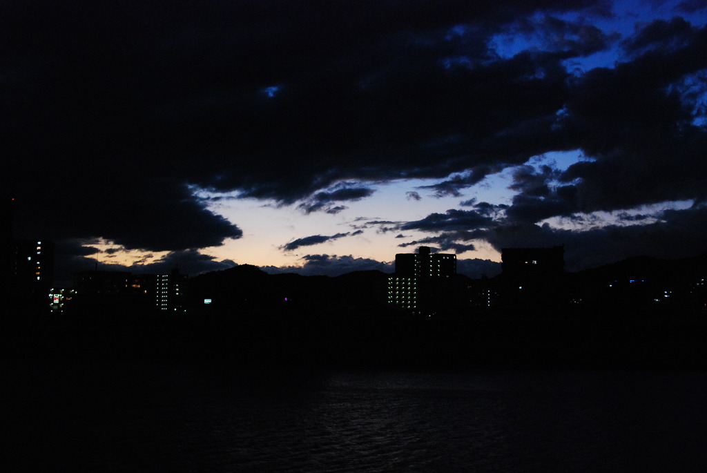 夜の訪れ