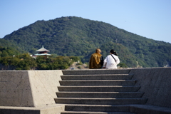 友