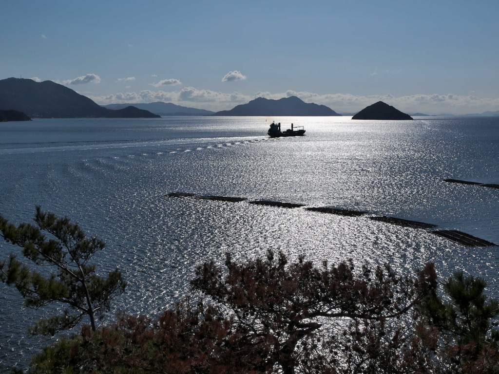 瀬戸内。厳島裏の情景