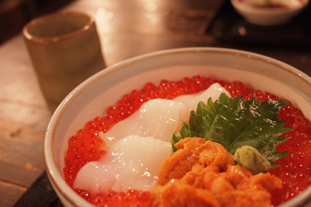 いかうにいくら丼