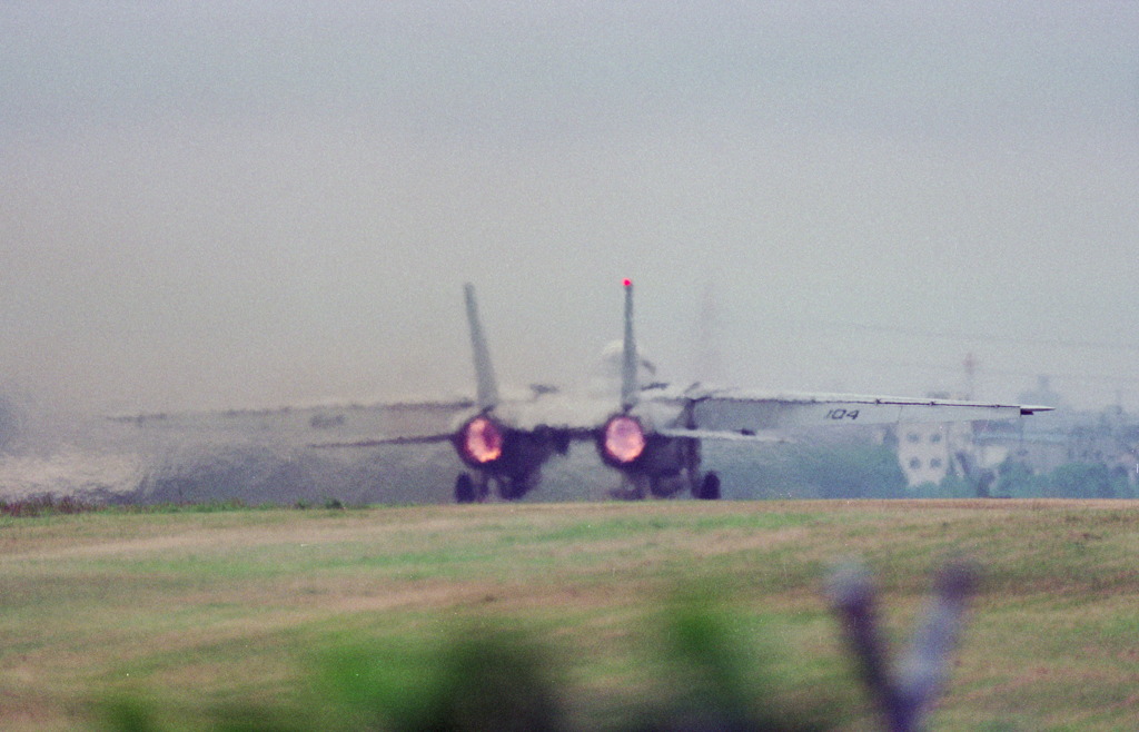 F-14 Cleard for take off (NF-104)