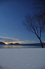 夜の支笏湖畔