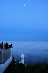 地球（チキウ）岬灯台の雲海