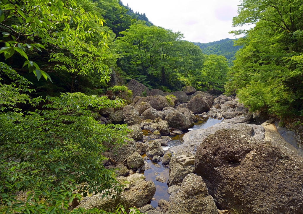 夏の渓谷