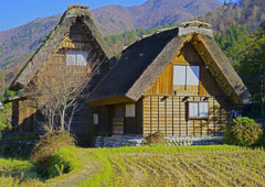 山峡の家