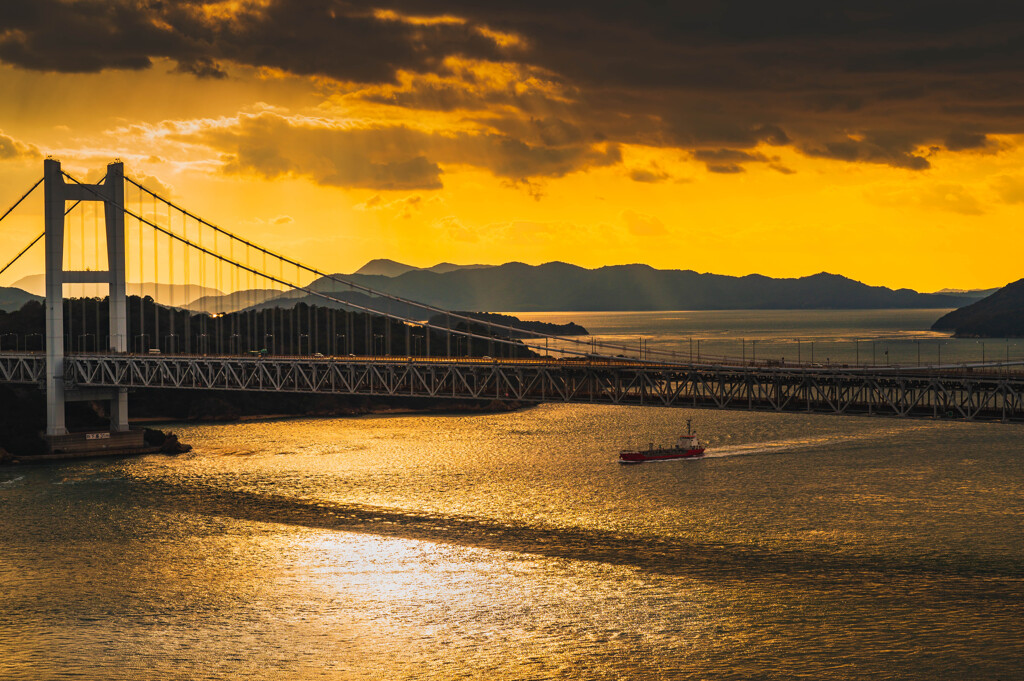 瀬戸大橋の夕景