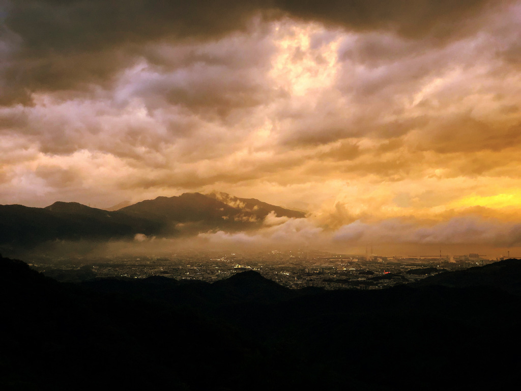 雲の街