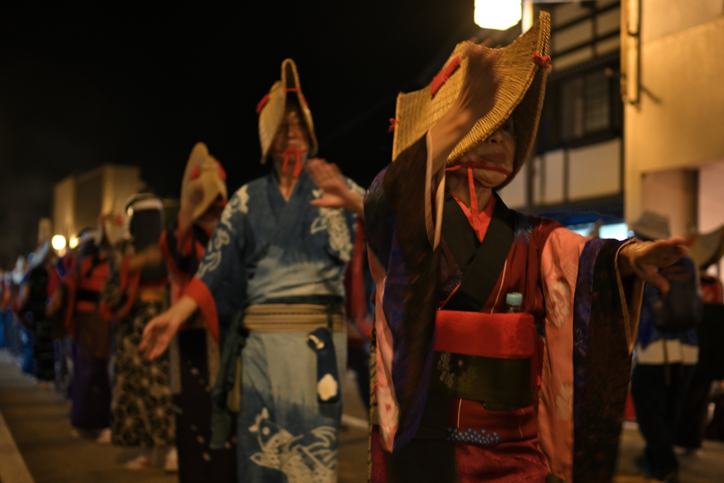 晩夏を惜しむ夜の舞