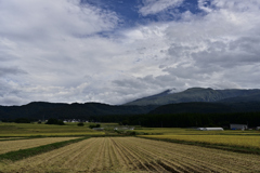 実りは水のめぐみ、水は雲に包まれる山のめぐみ
