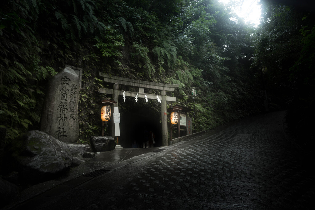 洞穴の神社