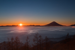 甘利山の雲海と日の出