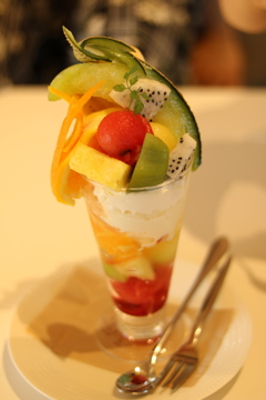 魅惑のフルーツパフェ