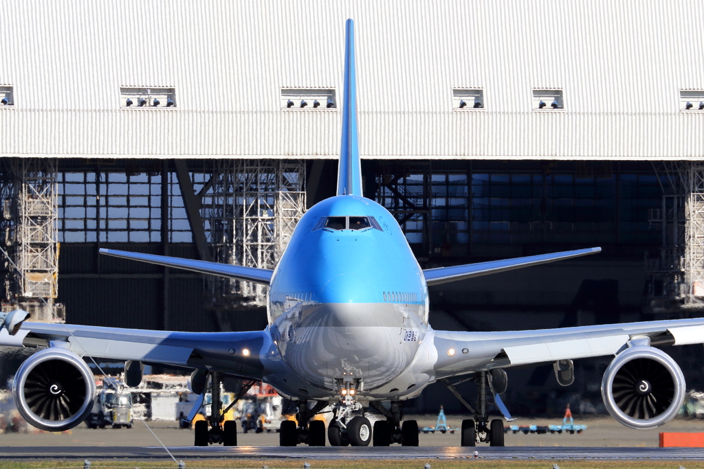 大韓航空　正面から