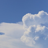入道雲と飛行機雲