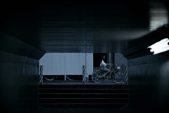 路地裏　自転車