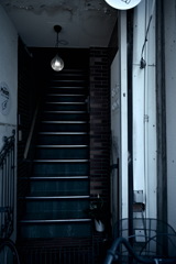 路地裏　階段