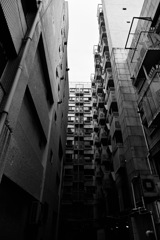 路地裏　ビル