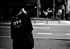 モノクロ　バックショット