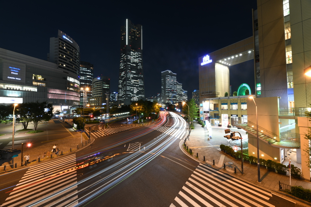 桜木町駅前歩道橋