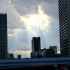 雲間から光
