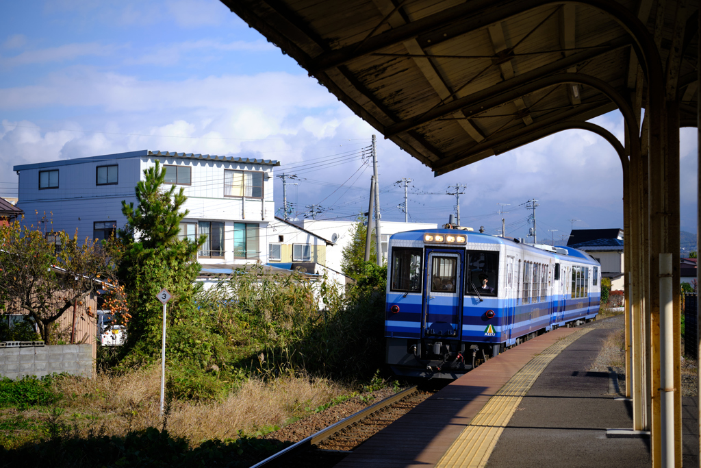 お座トロ列車到着