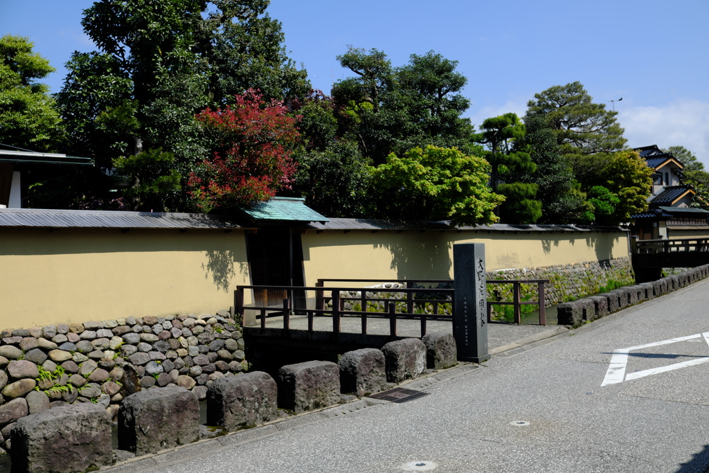 武家屋敷跡界隈を歩く