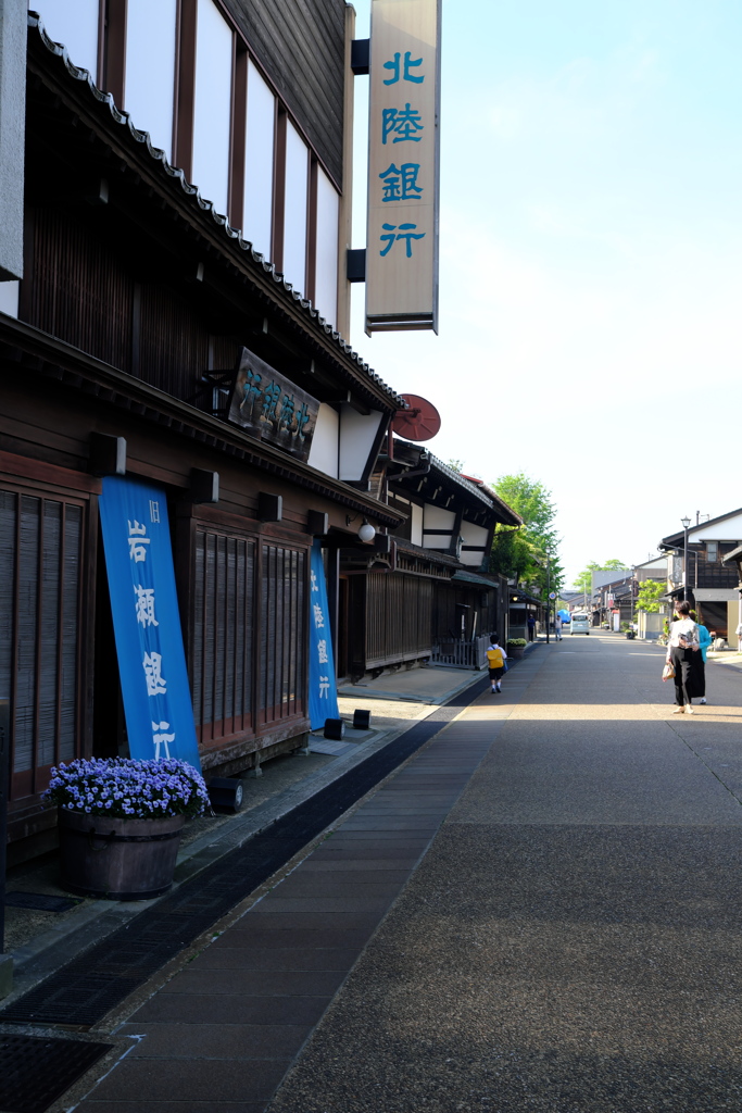 富山市岩瀬地区・北陸銀行